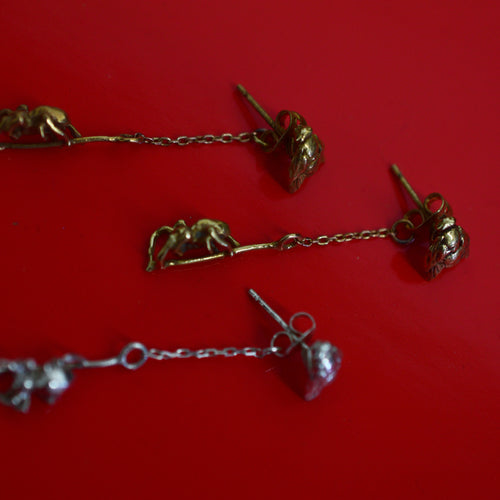 Itsy bitsy spider drop earring