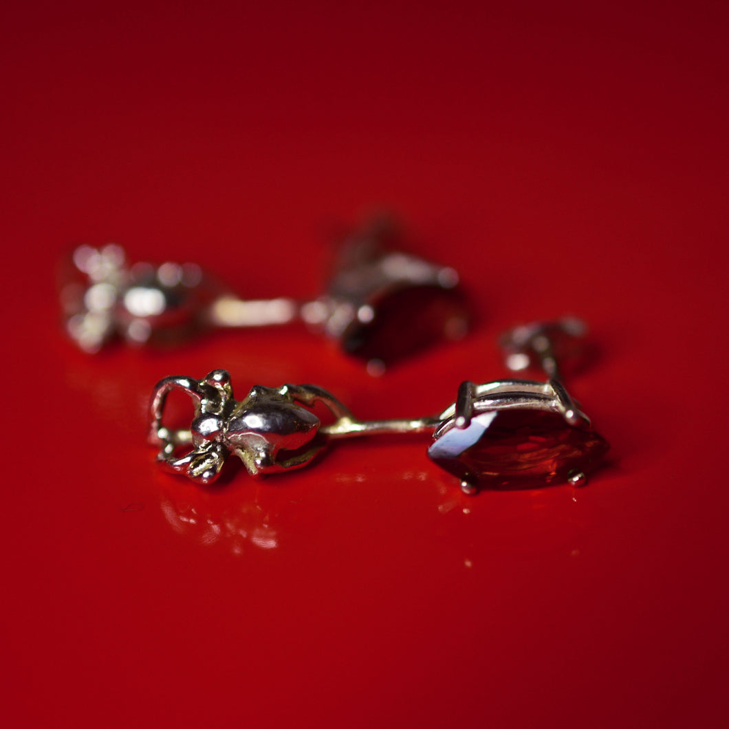 Itsy Bitsy Spider Garnet Studs