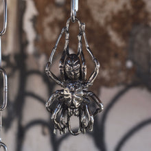 Tarantula Chain