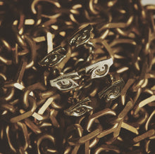 Siouxsie Banshee - Peek A Boo Ring